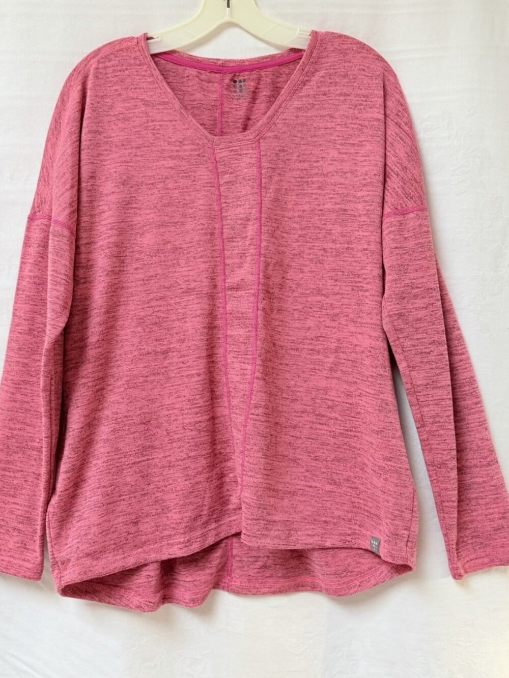 Title Nine Coral Pink V-Neck Sweater Women’s Large Outdoor Active Travel